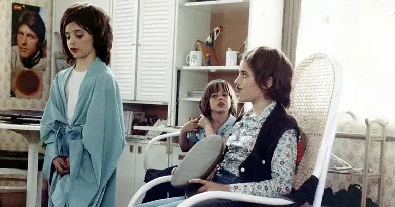 Reżyser filmu nakarmić kruki: Carlos Saura i jego niezwykła wizja