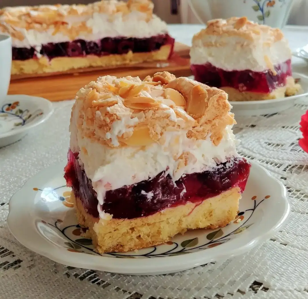 Jak wyczarować puszystą wiśniową chmurkę na biszkopcie? Rady