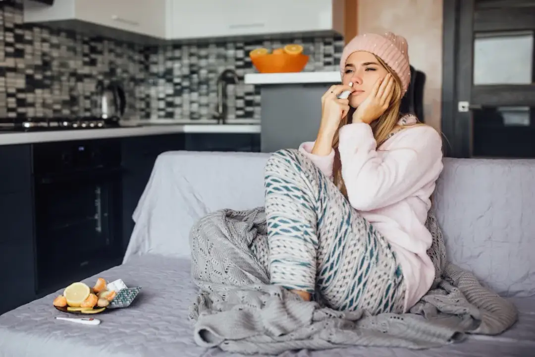 Przeziębienie i grypa: Co działa na wirusy? Leki, domowe sposoby