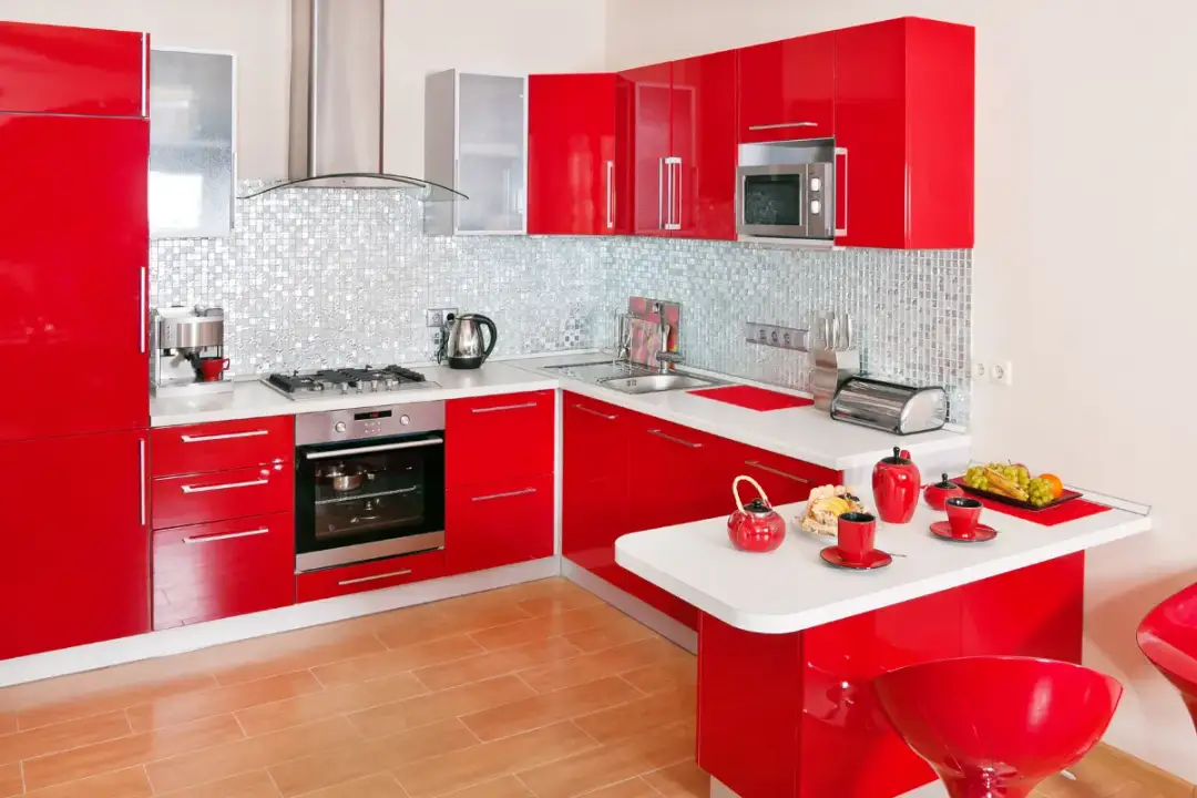 Czerwona kuchnia jakie ściany: najlepsze kolory i materiały do aranżacji