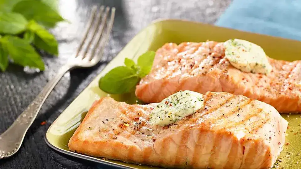 Łosoś z grilla przepisy: 5 wyjątkowych sposobów na idealne danie