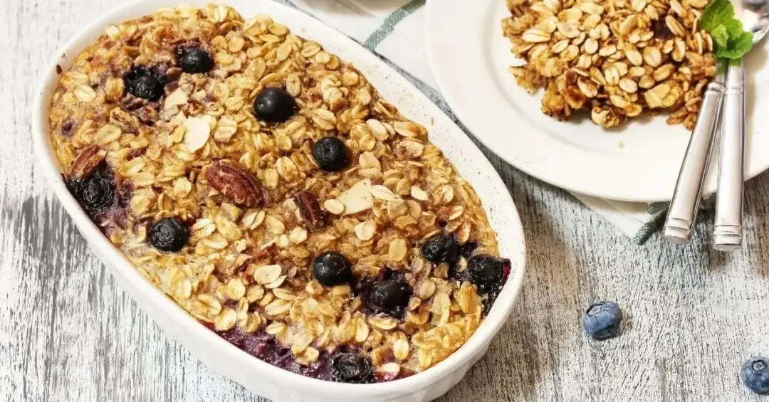 Jak zrobić owsiankę fit: zdrowe przepisy na smaczne śniadanie