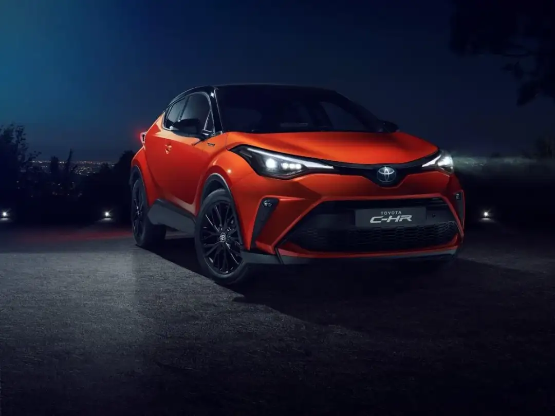 Toyota C-HR hybryda czy benzyna - co wybrać dla oszczędności?