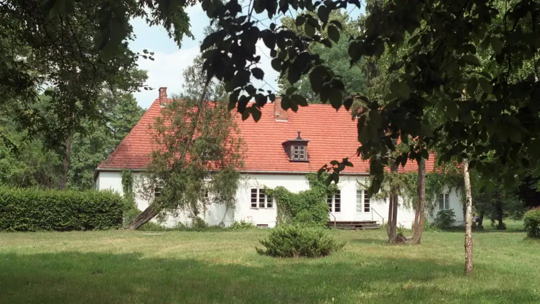 Złotopolice dworek: prawdziwa historia i luksusowy hotel w Many