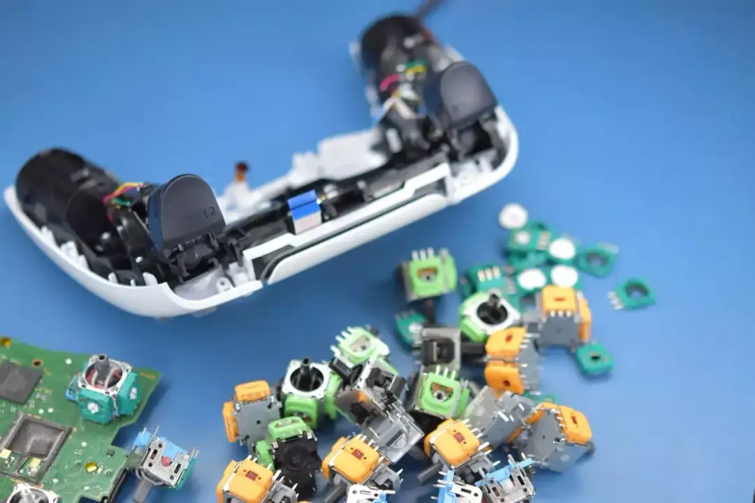 Zbyt jasny przycisk Xbox? Wyłącz go! Tryb nocny i inne triki