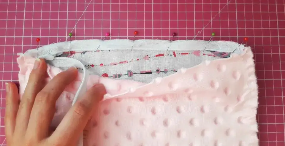 Jak uszyć pościel na YouTube - proste tutoriale dla każdego początkującego