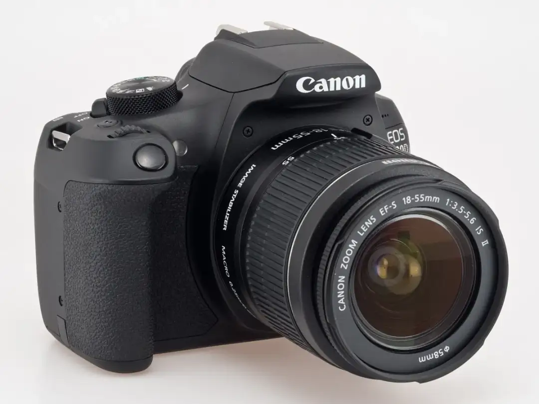 Canon 1300D w 2025: Warto kupić? Wady, zalety i alternatywy