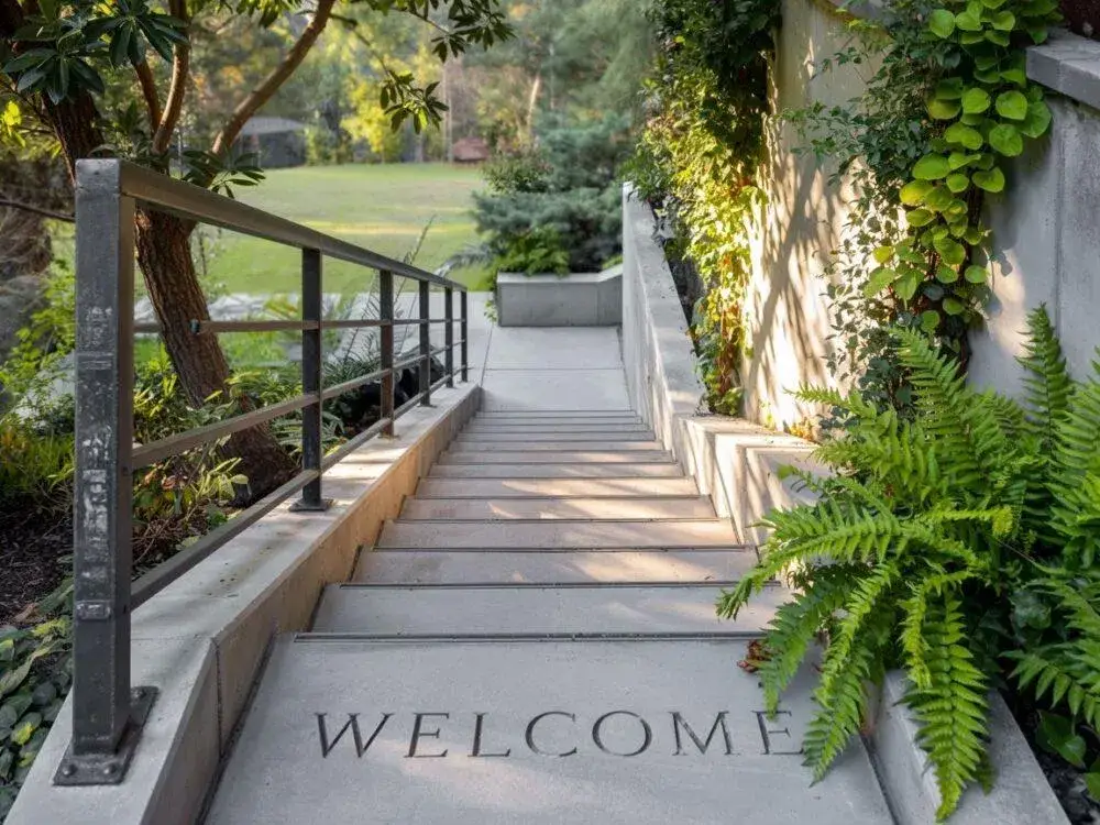 Balustrady zewnętrzne na schody: Jakie wybrać? Porównanie typów