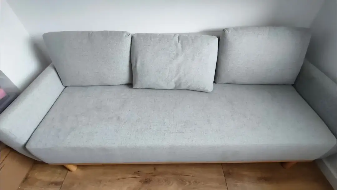 Jak skutecznie używać Vanish do tapicerki, aby uniknąć plam