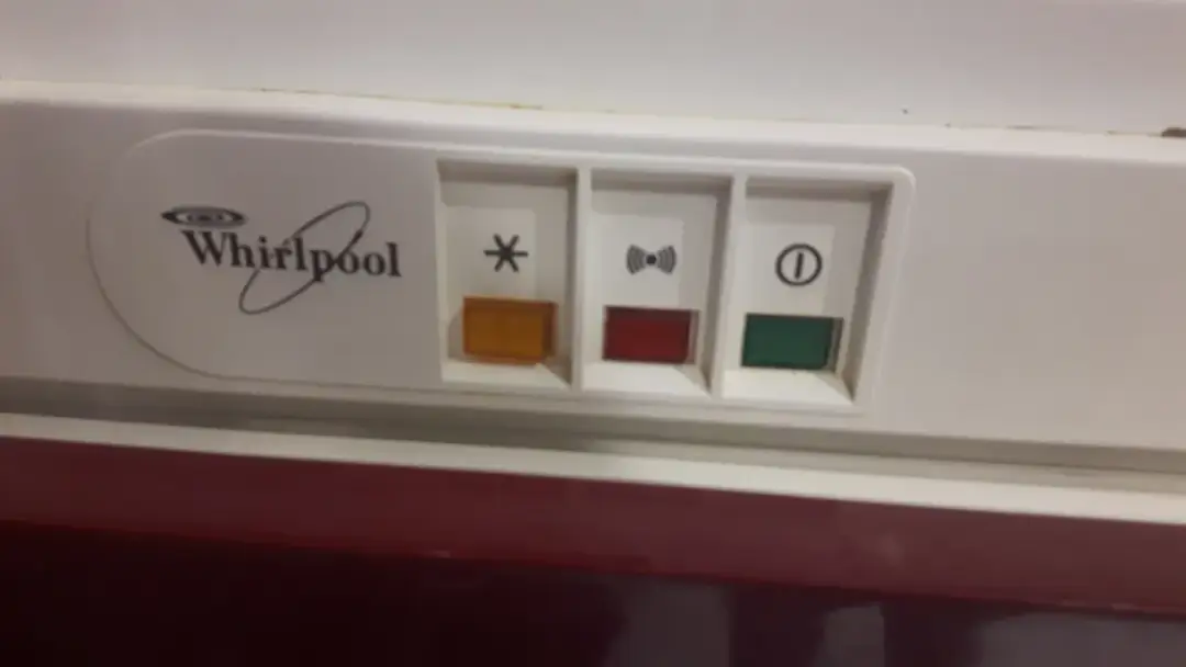 Rozszyfruj kontrolki zamrażarki Whirlpool: Szybka diagnoza i rozwiązania