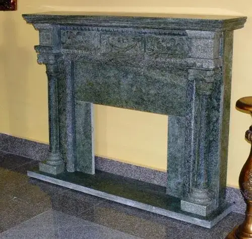 Obudowa kominka z granitu: ceny, które Cię zaskoczą