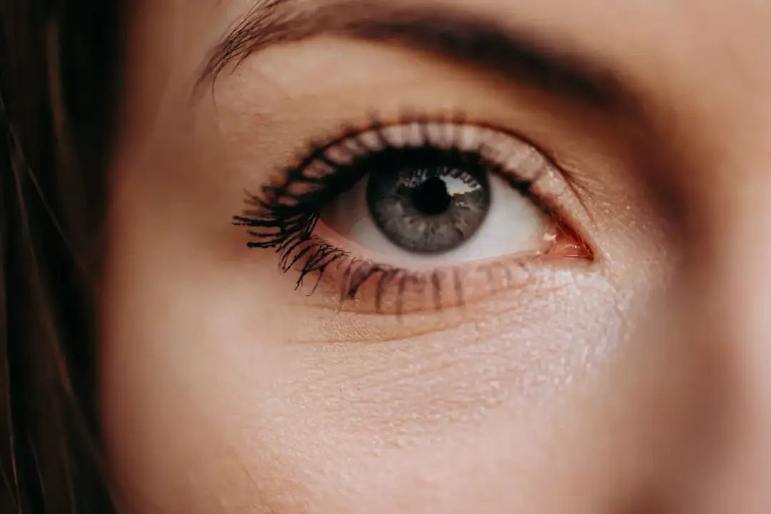 Czy rzęsy odrastają po wyrwaniu? Oto co musisz wiedzieć o regrowcie