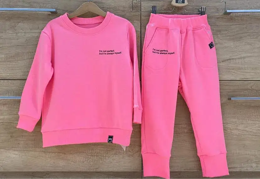 Spodnie dresowe dla dziewczynki 146 - najlepsze oferty i style online