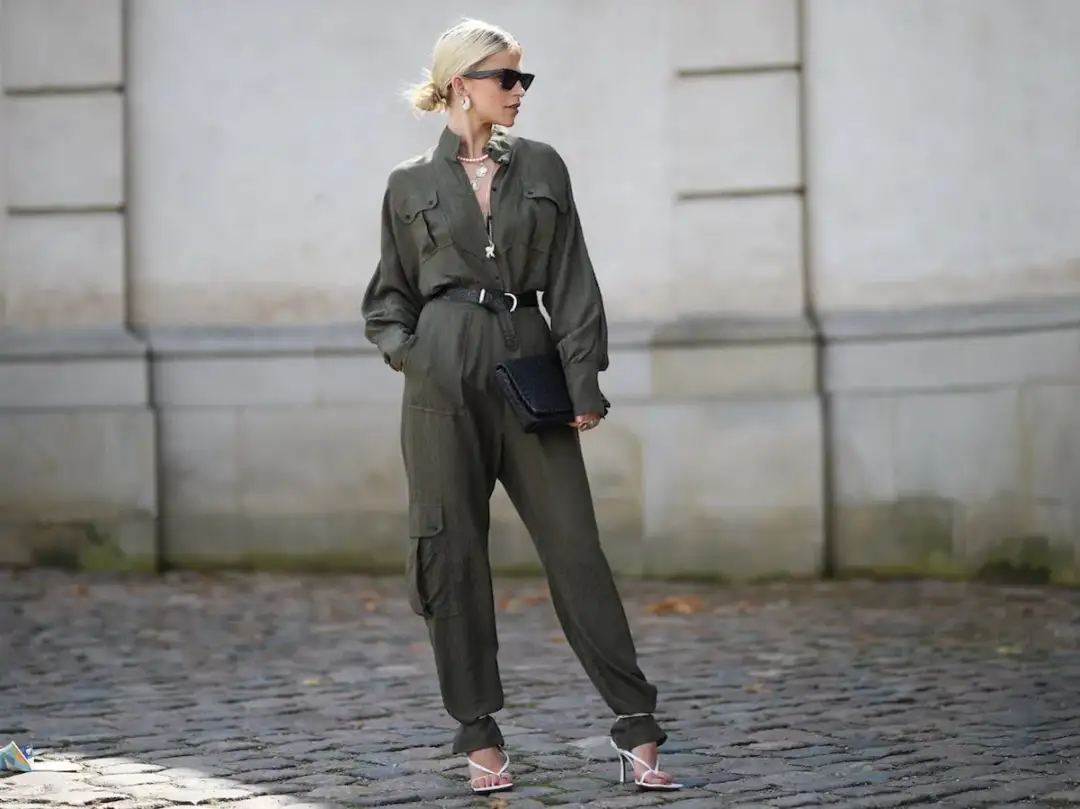 Kombinezon na co dzień: Jak nosić i wybrać idealny fason?