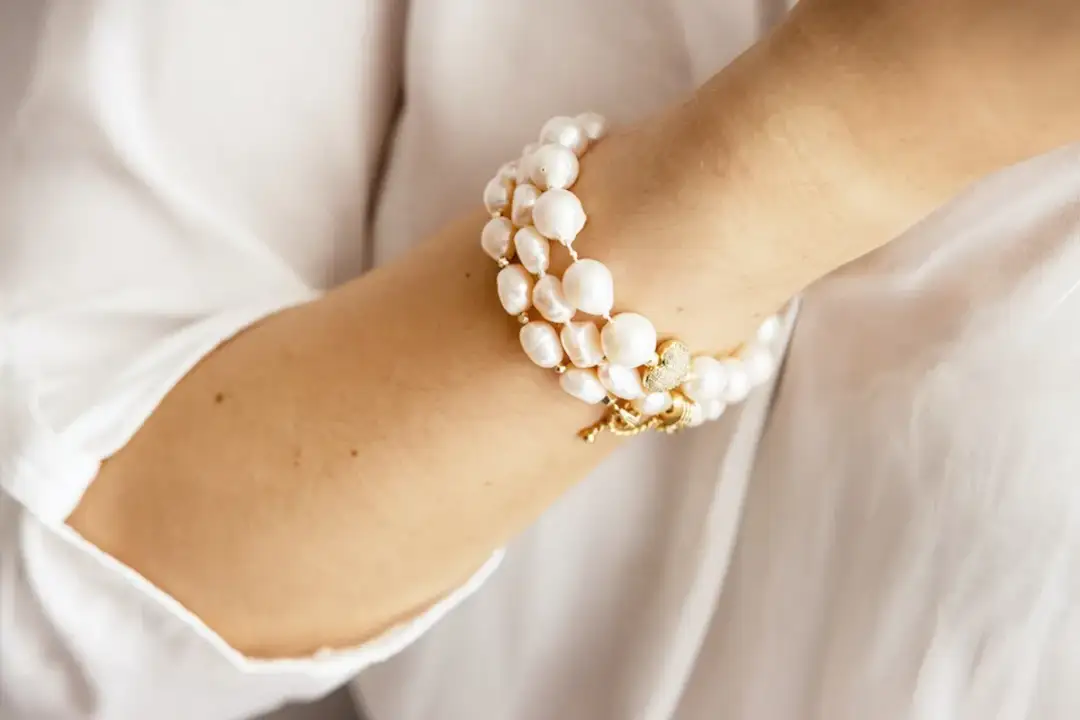 Jaka biżuteria na ślub? Oto najlepsze wybory dla panny młodej i pana młodego Jaka biżuteria na ślub? Oto najlepsze wybory dla panny młodej i pana młodego