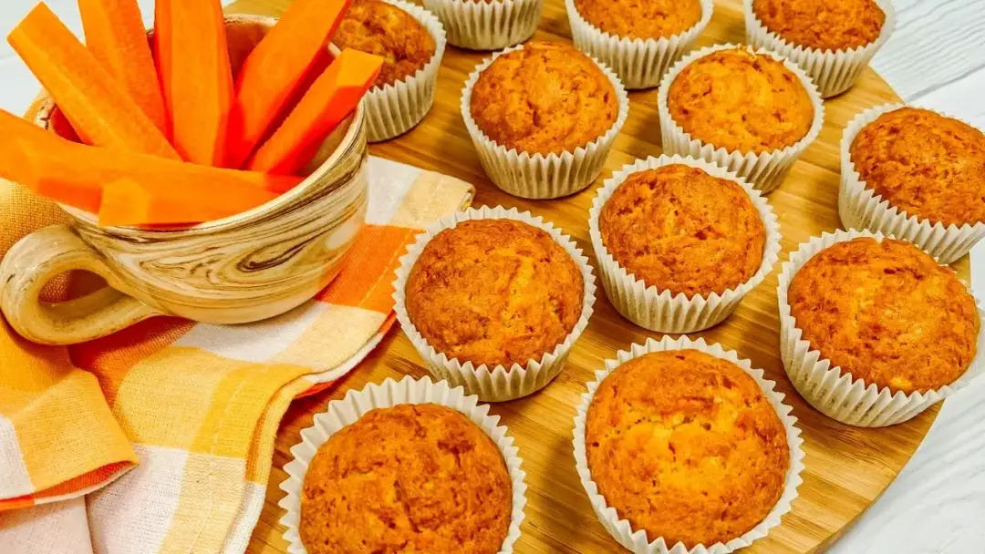 Pyszne muffinki marchewkowe bez cukru: Przepis na zdrowe słodkości