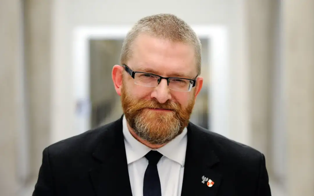 Grzegorz Braun z jakiej partii? Odkryj jego polityczne powiązania