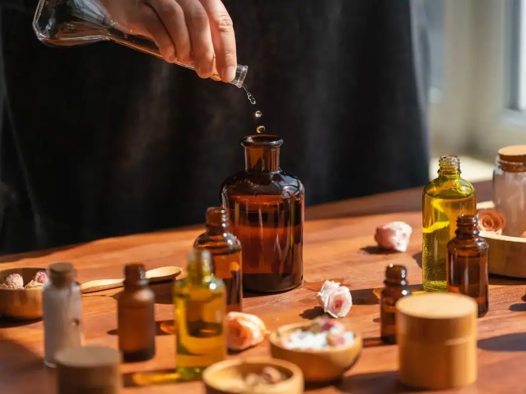 Woda perfumowana vs toaletowa: która jest mocniejsza i trwalsza?