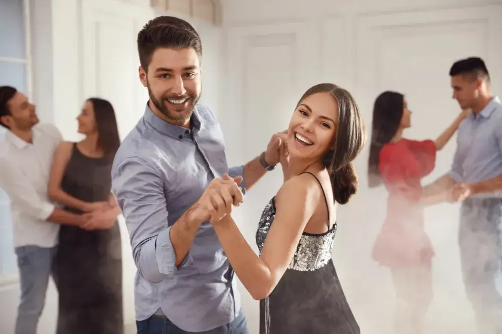 Jak znaleźć chłopaka na wesele i uniknąć samotności w ten dzień