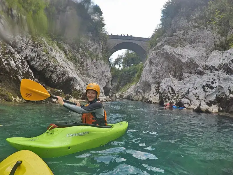 Wioślarstwo a kajakarstwo: Kluczowe różnice, które musisz znać