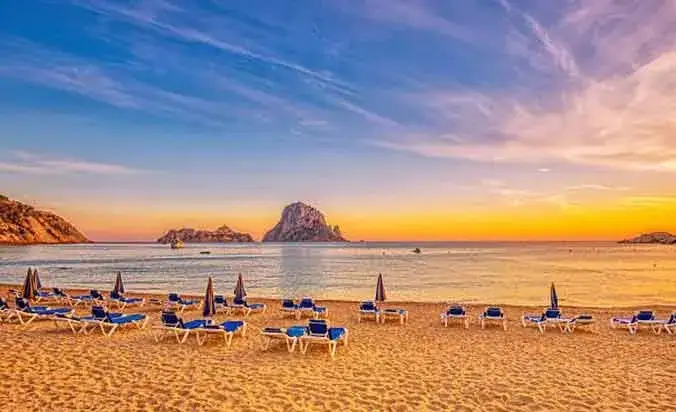 Ile trwa lot z Warszawy do Hiszpanii? Zaskakujące fakty o czasie lotu