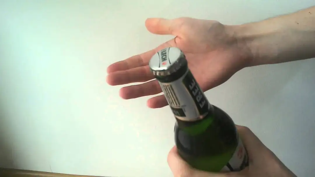 Czym otworzyć piwo? 7 kreatywnych sposobów na otwieranie butelek