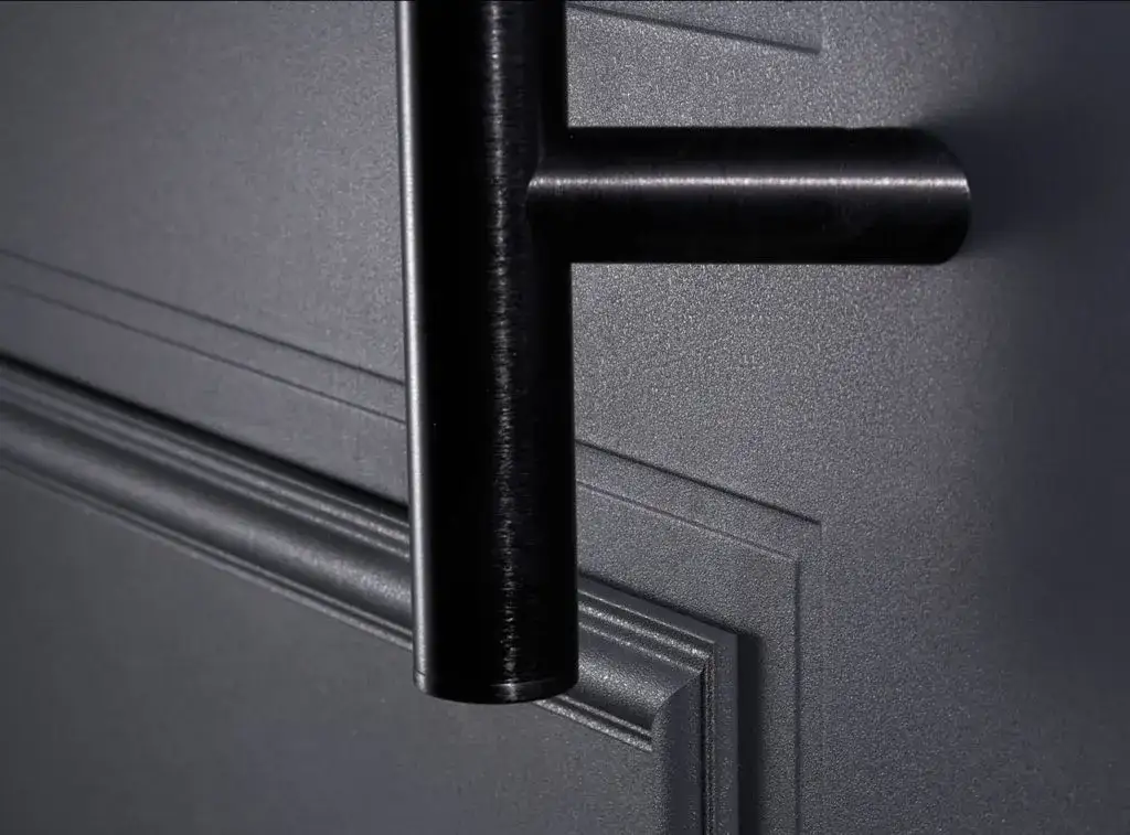 Zamek rolkowy do drzwi z pochwytem: jak wybrać idealny model?