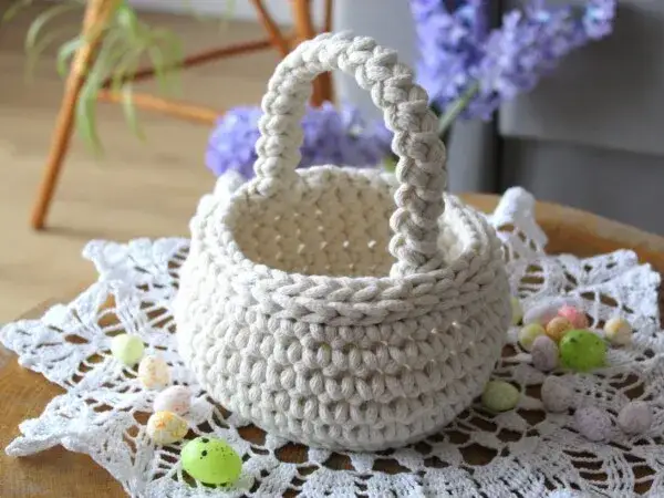 Koszyczki ze sznurka: Jak zrobić plecione dekoracje?