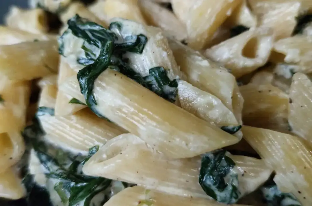 Penne ze szpinakiem i serem – prosty przepis na pyszny obiad w 30 minut