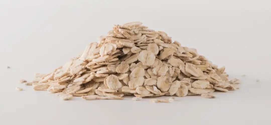 Ile kalorii ma 100 g płatków owsianych? Zaskakujące wartości!