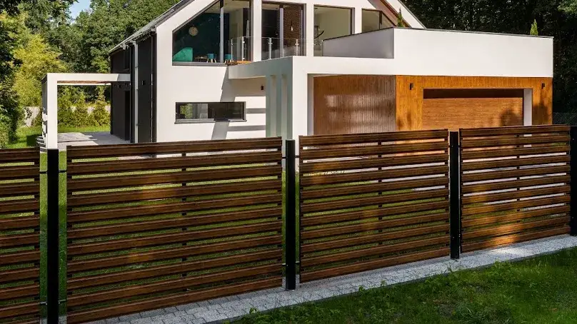 Z czego ogrodzenie - najlepsze materiały na trwałe i estetyczne ogrodzenia