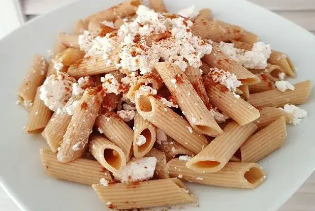 Biały ser na obiad: 20+ przepisów na słodko i słono