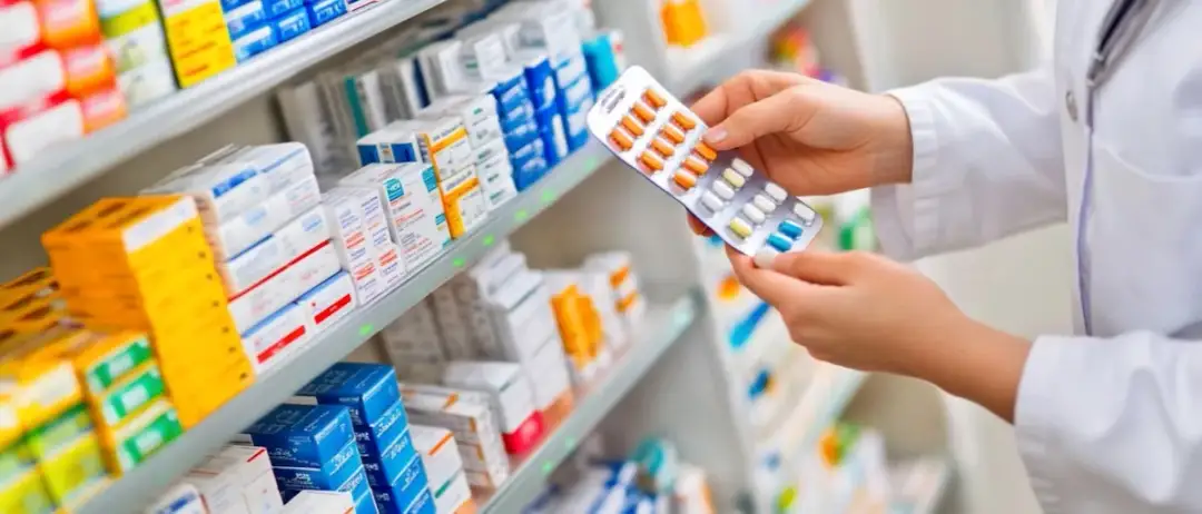 Farmacja praca po studiach: jakie są najlepsze możliwości kariery?