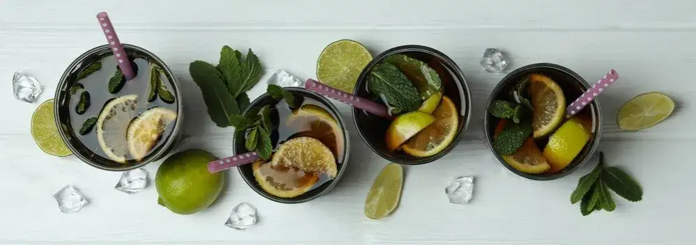 Najlepsze przepisy na drinki z Ballantine's Brasil, które zaskoczą gości