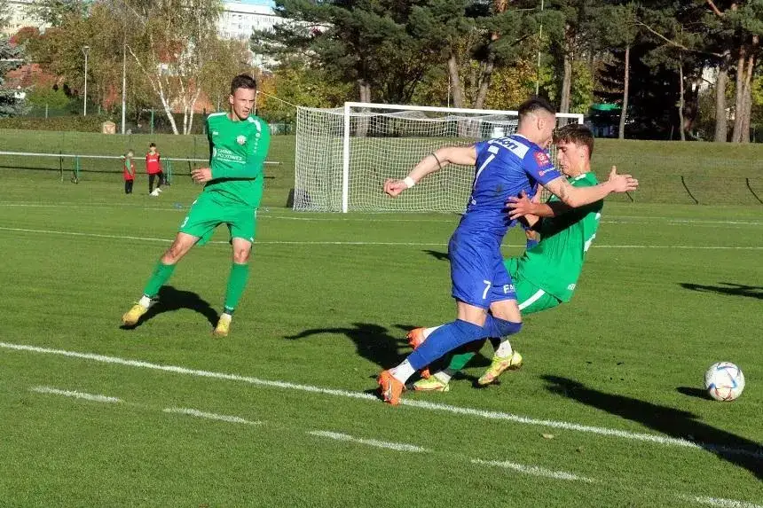 Niestety, przegrali ponownie – niesamowita passa w lokalnej rywalizacji