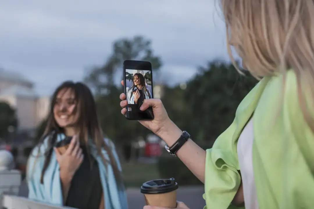 Smartfon i fotografia – jakie akcesoria poprawią jakość zdjęć?