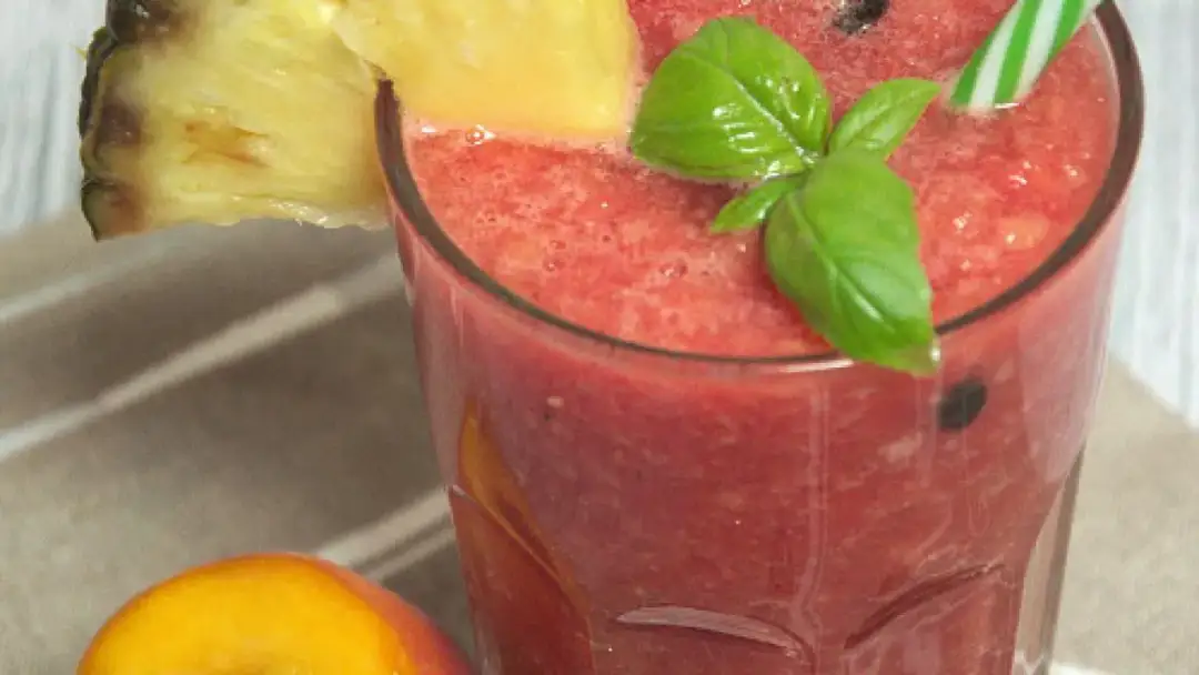 Orzeźwiający koktajl z arbuza i banana – zdrowy przepis na lato