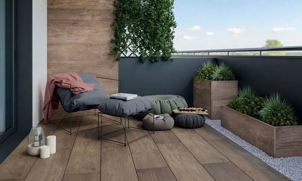 Płytki czy żywica na balkon - co wybrać, aby uniknąć kosztów?