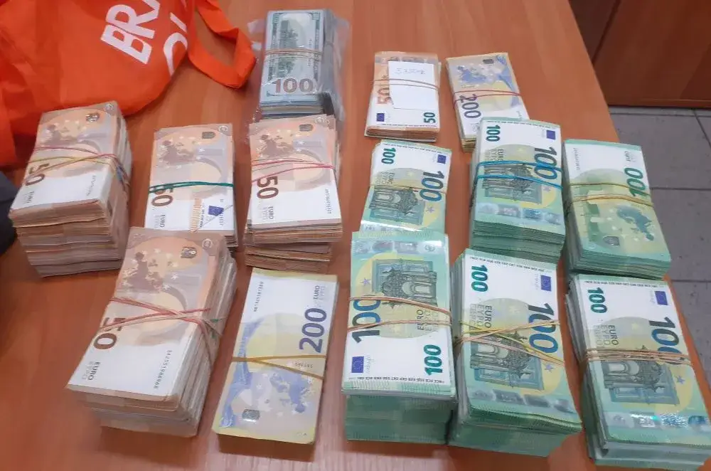 10 000 euro przez granicę? Zgłoś gotówkę i uniknij kar!