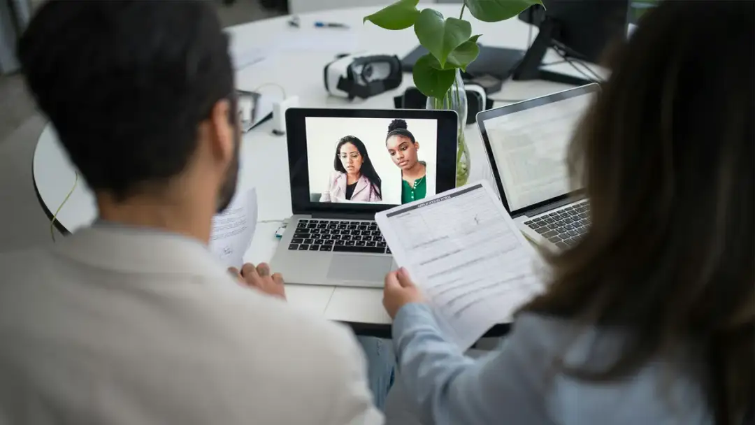 Jak zatrudnić cudzoziemca krok po kroku - uniknij błędów w procesie