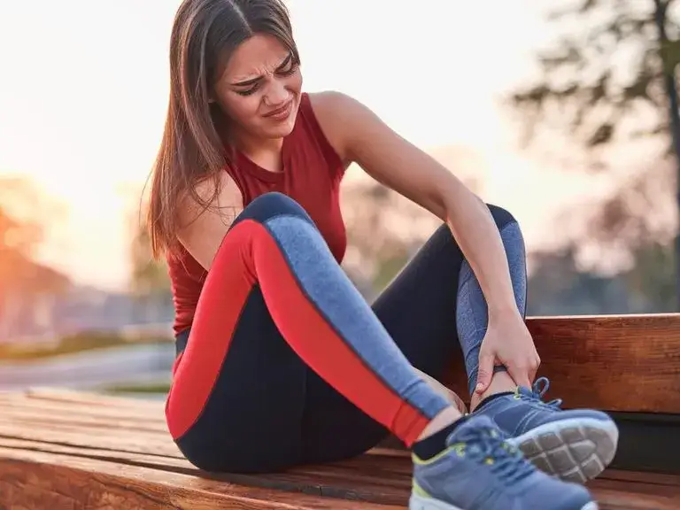 Jak skręcić kostkę i uniknąć poważnych konsekwencji zdrowotnych