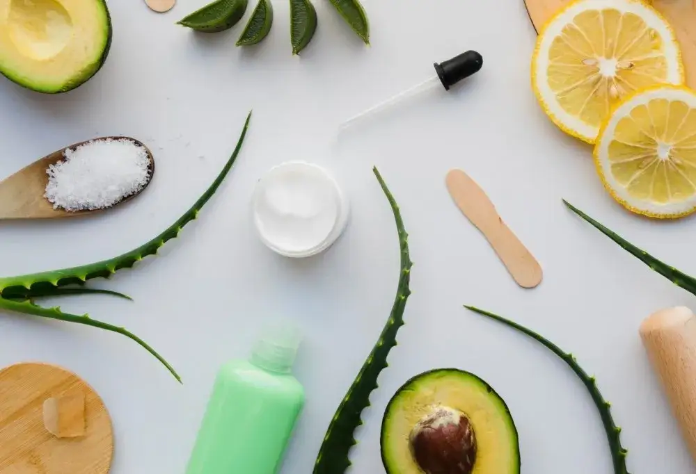 Kosmetyki wegańskie co to? Poznaj kluczowe różnice i korzyści