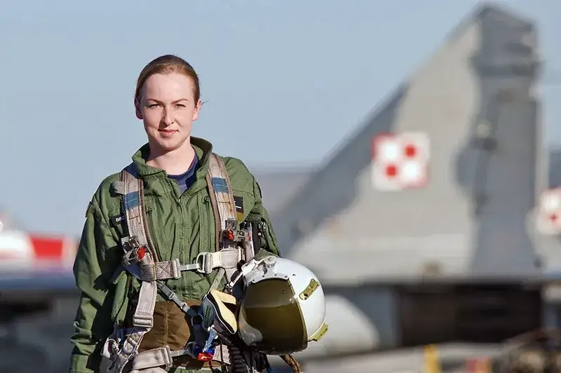 Żona Hołowni: poznaj prawdziwą twarz pilotki myśliwca MiG-29