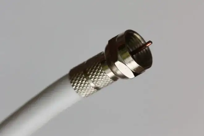 Jak zarobić końcówkę anteny - proste kroki do perfekcyjnego połączenia