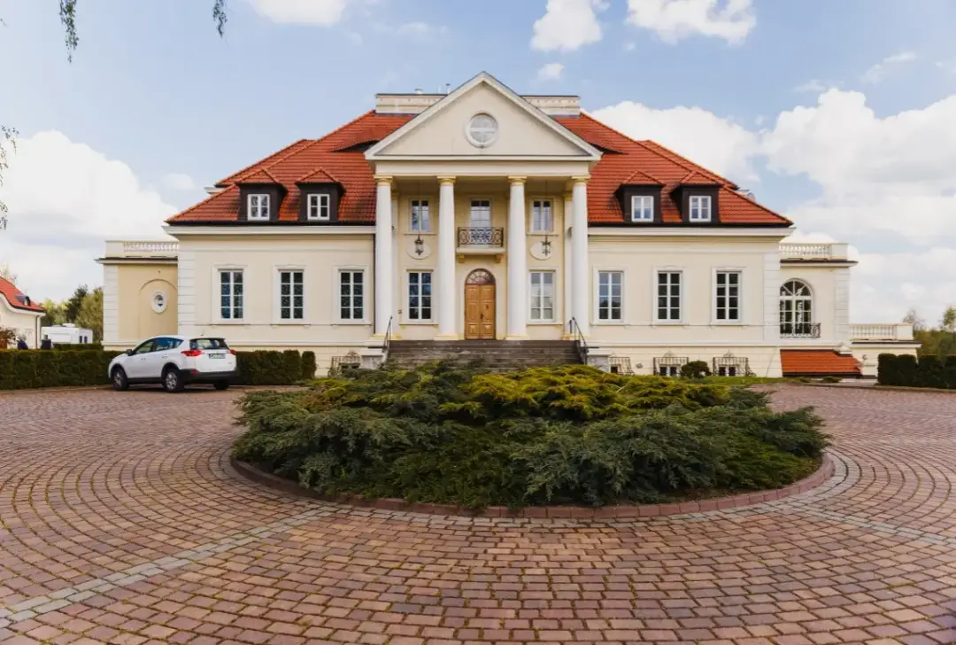 Zamek weselny w Osieczku – wszystko, co musisz wiedzieć przed organizacją wymarzonego wesela