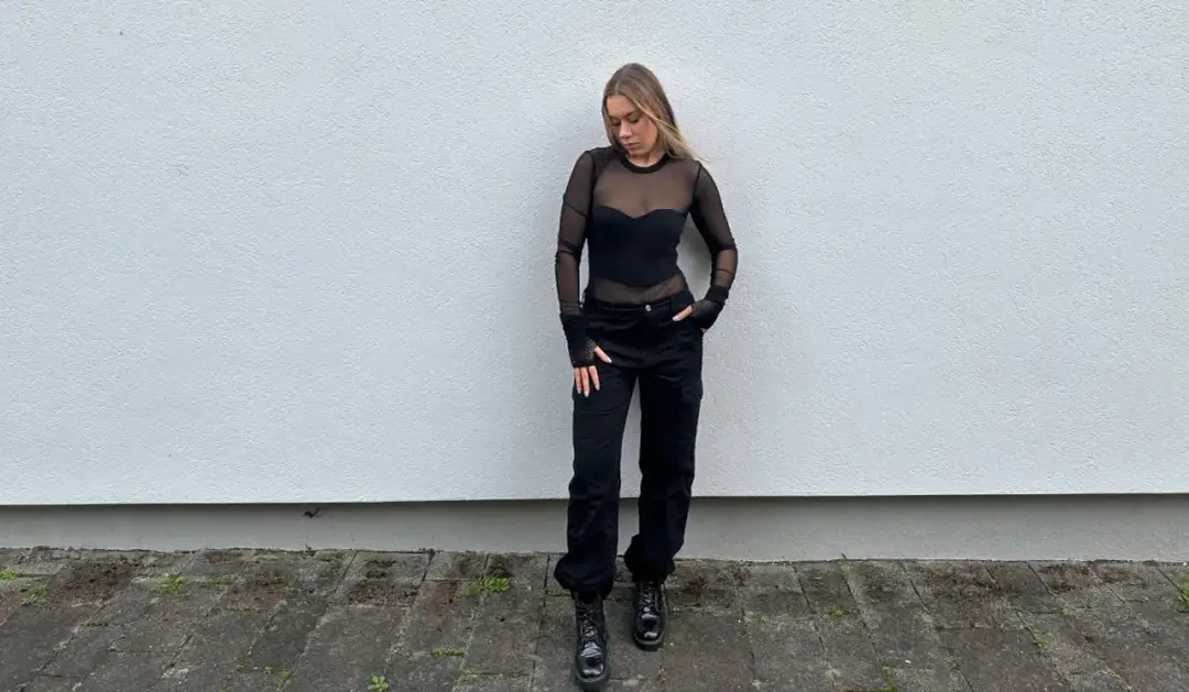 Koncert w hali - jak się ubrać, by połączyć styl z wygodą?