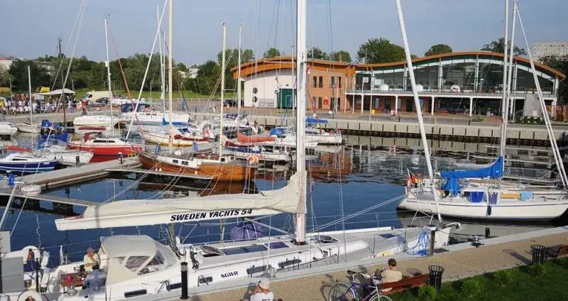 Gdzie można popłynąć z Kołobrzegu? Odkryj najlepsze rejsy i atrakcje