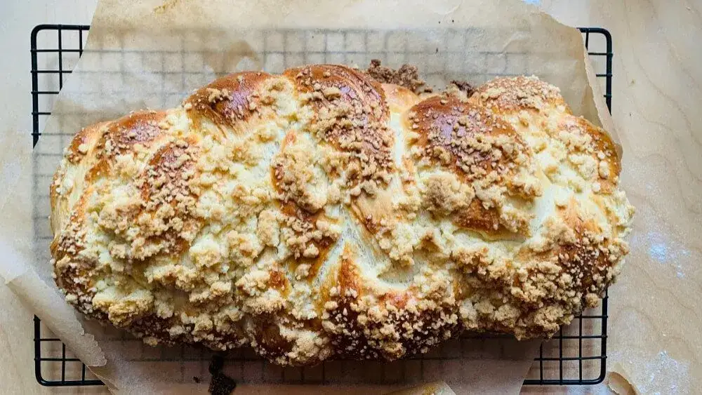 Placek drożdżowy: Idealny czas i temperatura. Koniec z zakalcem!