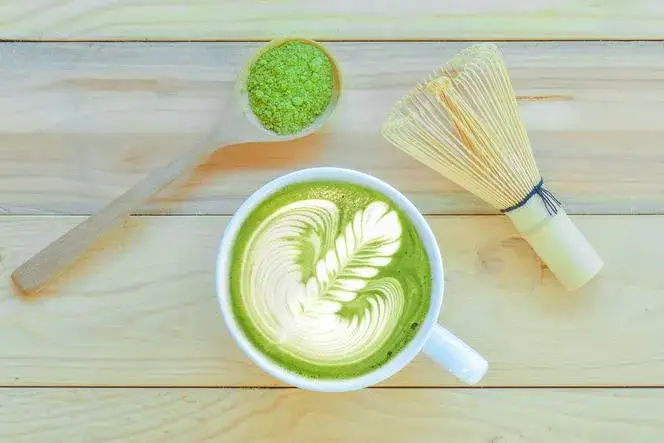 Domowy przepis na kawę z zieloną herbatą - najlepsze połączenie smaków