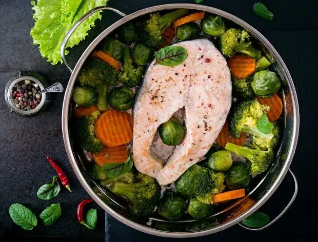 Ile gotować rybę na parze? Czas i triki na soczystość!